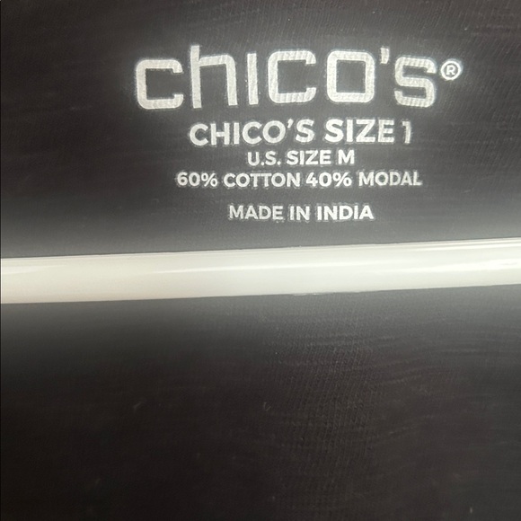 Chico’s Abstract Leaf Pattern V Neck Top - Picture 4 of 7